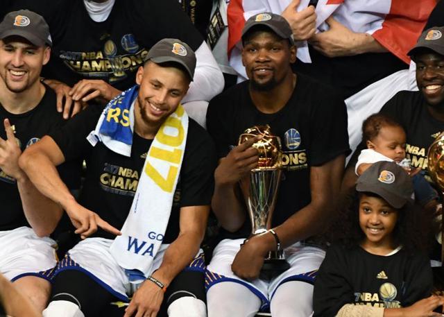  那不勒斯青春风暴来袭，年轻阵容掀翻卫冕冠军  