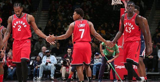  西亚卡姆两双猛龙客场轻取黄蜂队