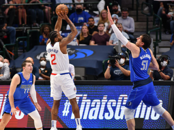  霍尔门前抢点成功，纽卡主场绝杀布莱顿